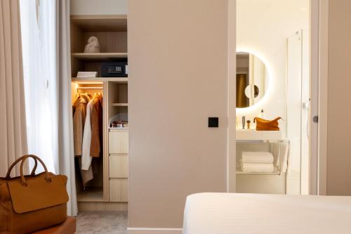 Habitación Deluxe con 1 cama doble o 2 individuales del hotel Duminy Vendome. Foto 9