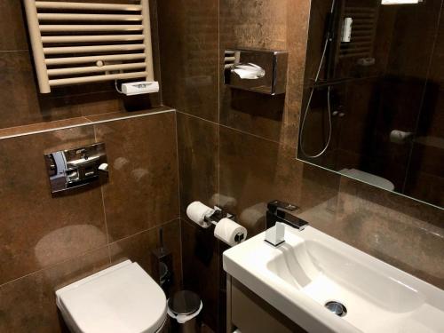 Habitación Doble Clásica del hotel BEST WESTERN EMPIRE ELYSEES. Foto 12