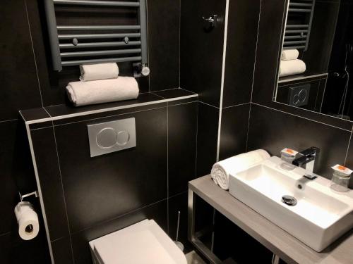 Habitación Doble Clásica del hotel BEST WESTERN EMPIRE ELYSEES. Foto 15