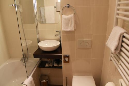 Habitación Individual Clásica del hotel BEST WESTERN EMPIRE ELYSEES. Foto 4