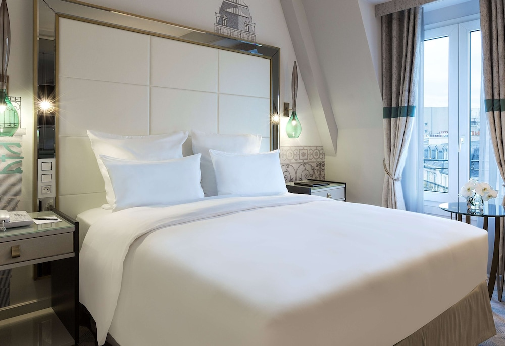 Habitación superior del hotel HILTON OPERA PARIS. Foto 4