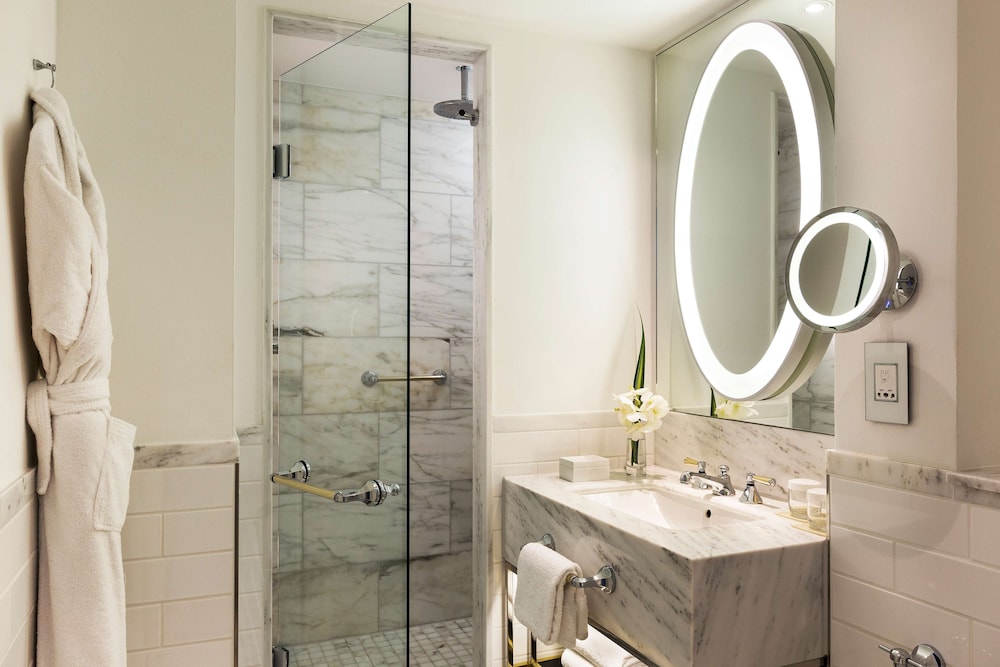 Habitación superior del hotel HILTON OPERA PARIS. Foto 5