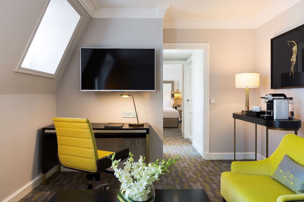 Suite ejecutiva, 1 cama de matrimonio grande del hotel HILTON OPERA PARIS. Foto 2