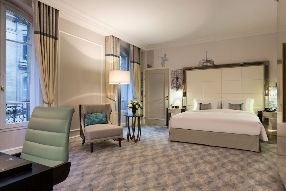 Suite junior, 1 cama de matrimonio del hotel HILTON OPERA PARIS. Foto 6