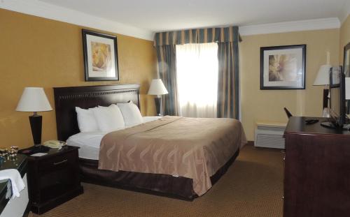 Habitación King - No fumadores del hotel Quality Inn and Suites Fairgrounds. Foto 6