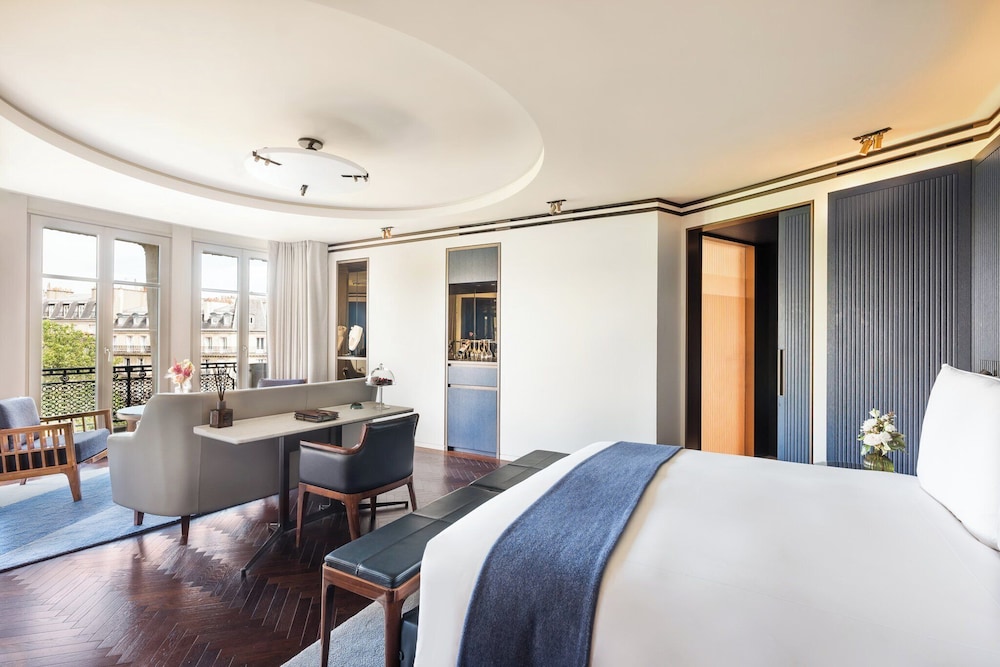 Suite junior, balcón del hotel Lutetia, Paris. Foto 1