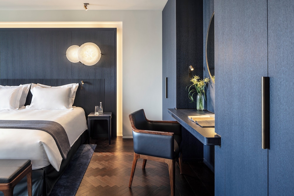 Habitación Deluxe, balcón (Eiffel View) del hotel Lutetia, Paris. Foto 2
