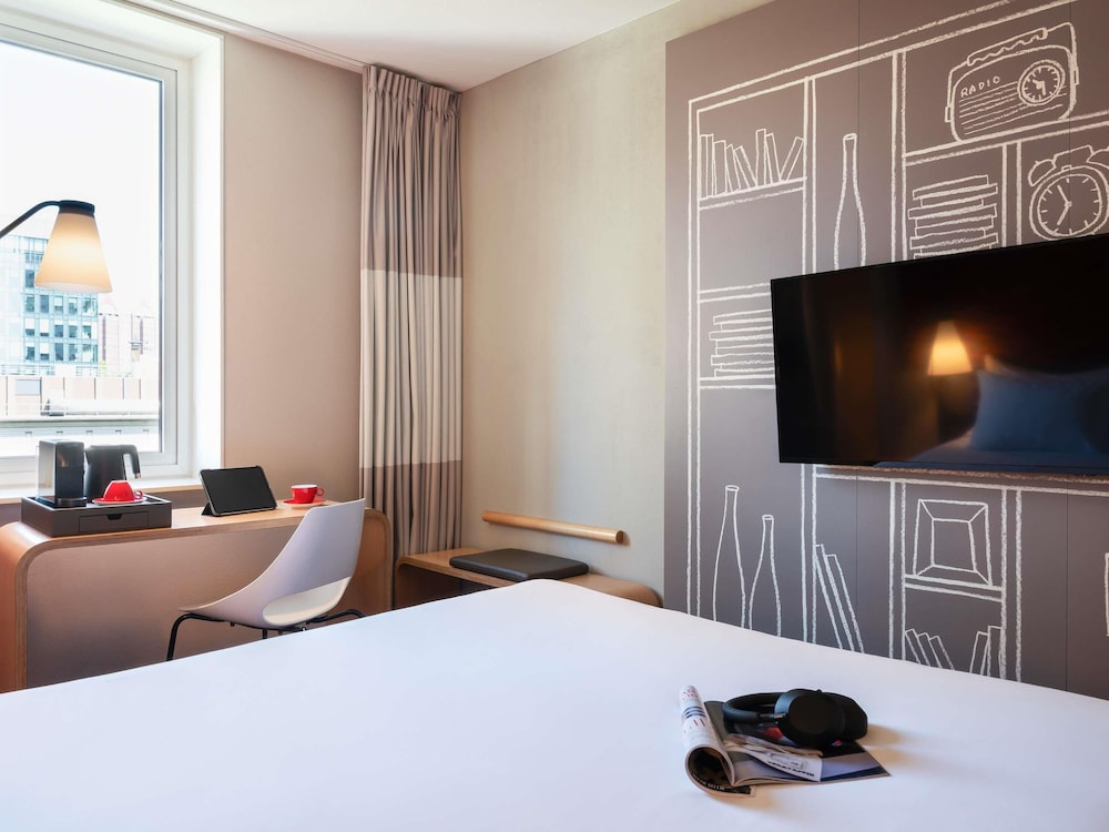 Habitación Superior con 1 cama doble del hotel Ibis Rotterdam City Centre. Foto 3