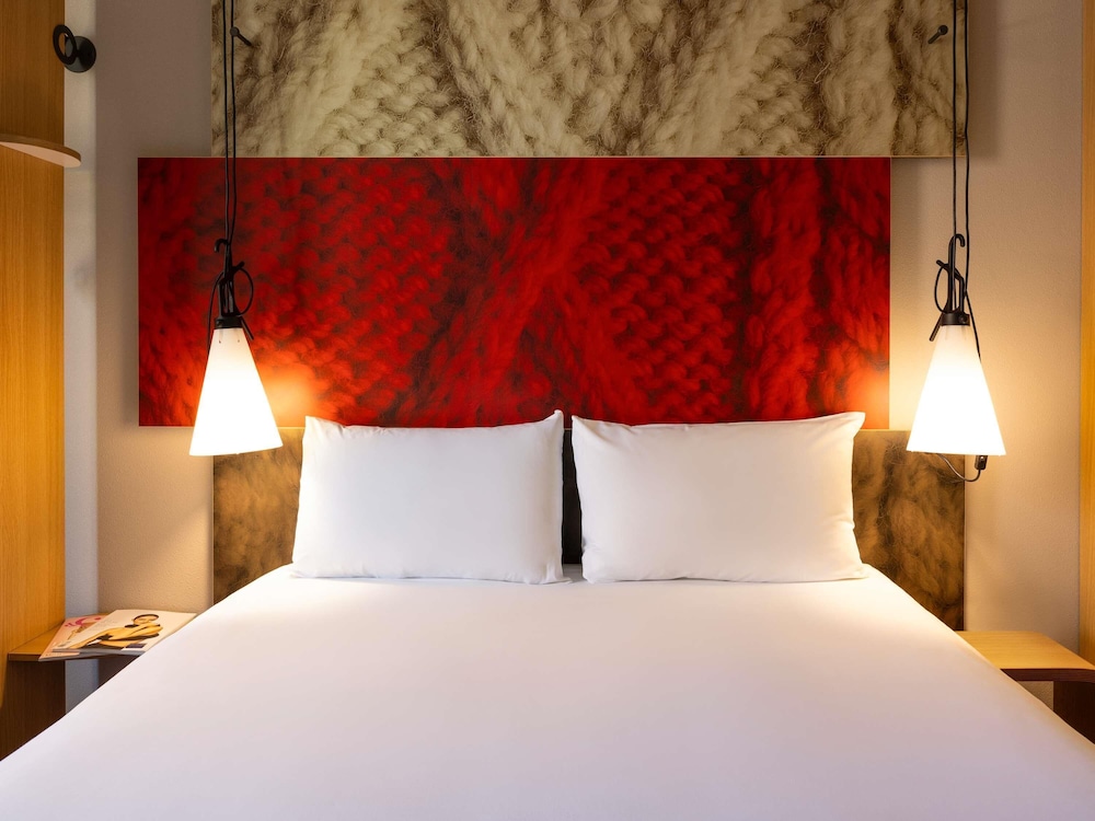 Habitación con 1 cama doble del hotel Ibis Rotterdam City Centre. Foto 4