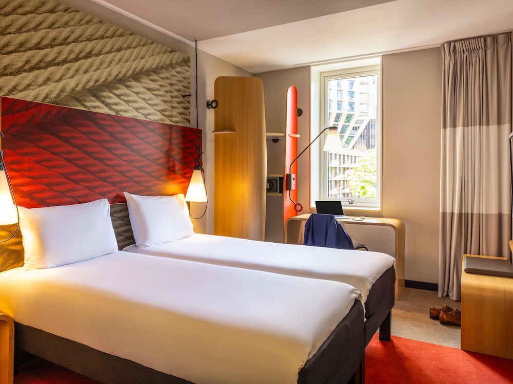 Habitación Matrimonial con camas individuales del hotel Ibis Rotterdam City Centre