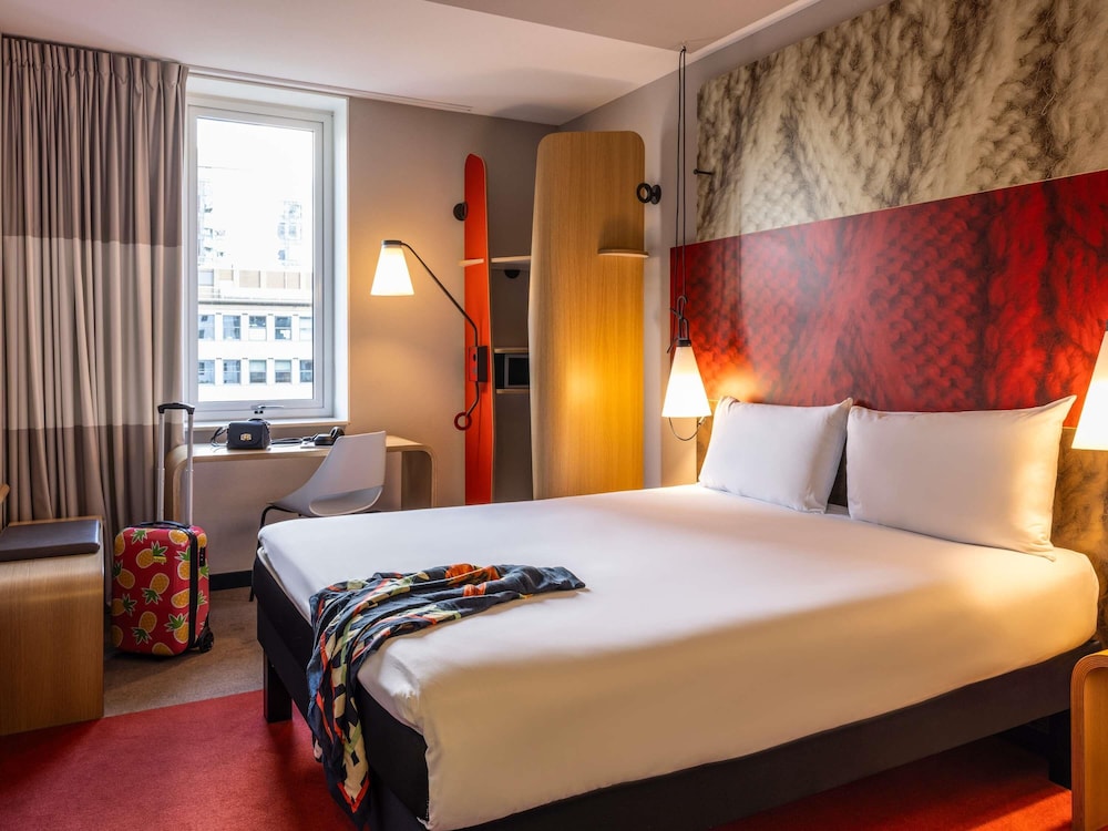 Habitación con 1 cama doble del hotel Ibis Rotterdam City Centre. Foto 8