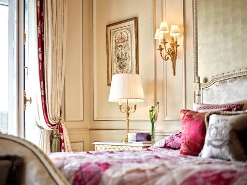 Suite Versailles con vistas al parque del hotel Le Meurice - Dorchester Collection. Foto 3