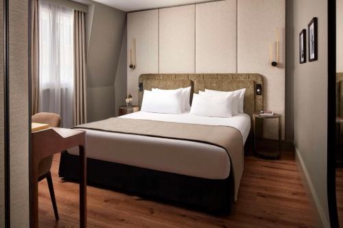 Habitación Premium del hotel NH Paris Champs-Elysées