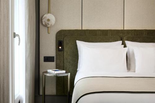 Habitación Superior del hotel NH Paris Champs-Elysées. Foto 4