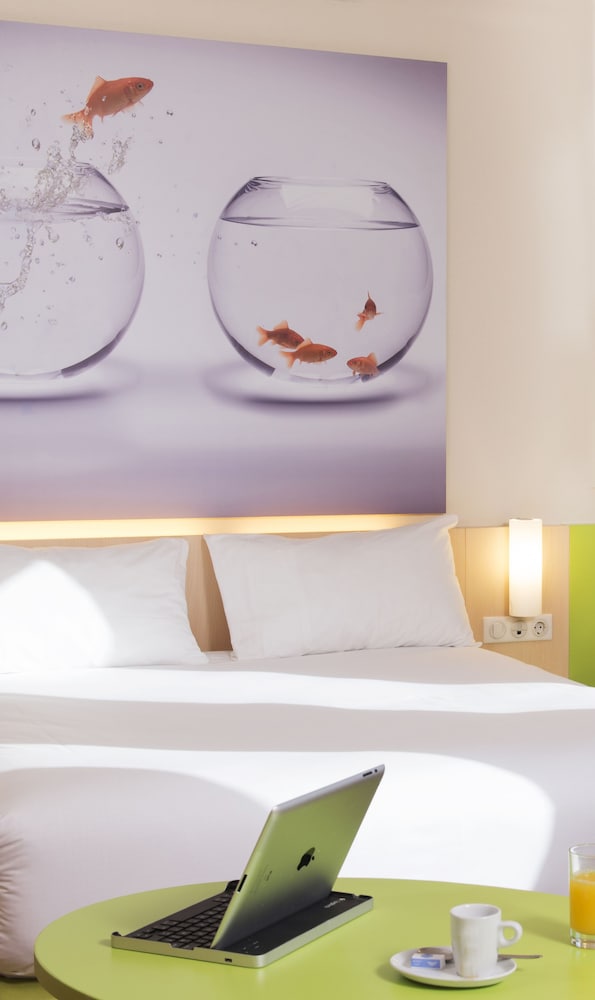 Habitación estándar doble, 1 cama doble del hotel Ibis Styles Paris Roissy CDG. Foto 1