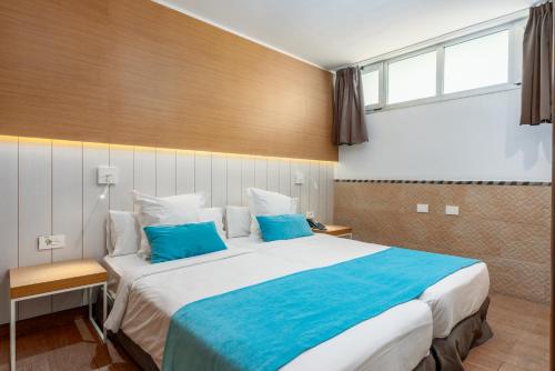 Habitación Doble Deluxe del hotel Akeah Broncemar. Foto 3