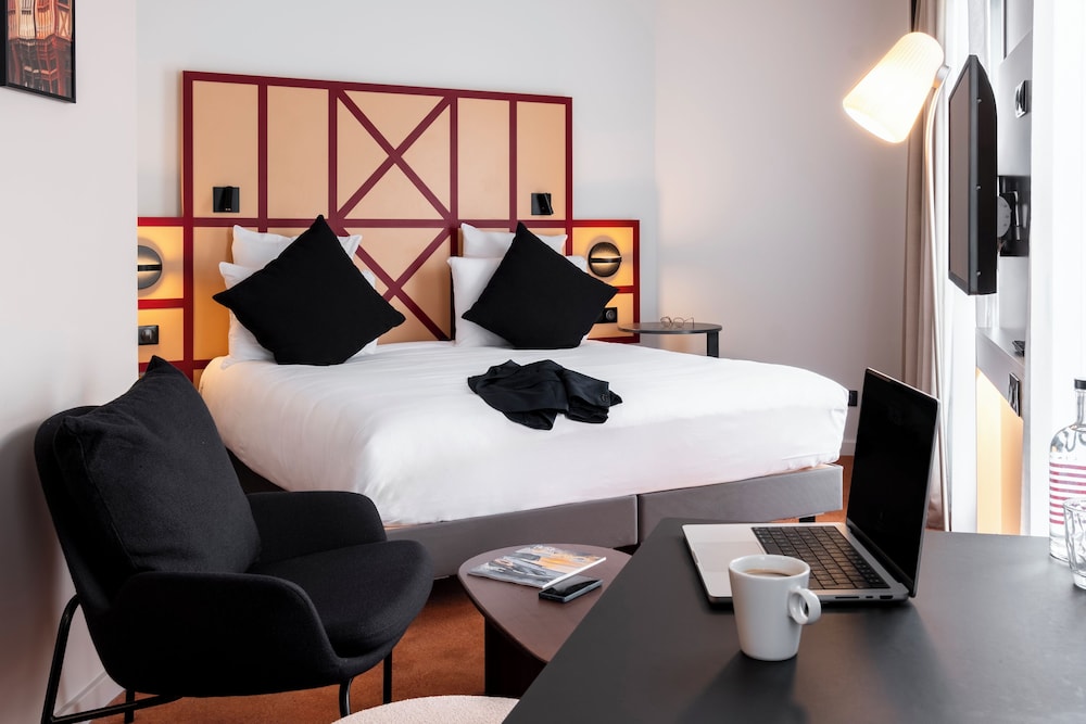 Habitación Privilege: 1 cama doble y 1 sofá cama individual o doble del hotel Mercure Rouen Champ-de-Mars. Foto 1