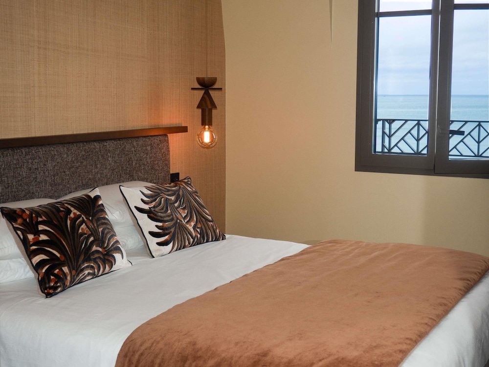 Habitación Privilege, vistas al mar - 1 cama doble del hotel Mercure St Malo Front De Mer. Foto 2
