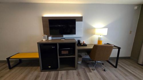 Habitación - 1 cama extragrande - No fumadores del hotel Comfort Inn Glenmont - Albany South. Foto 2