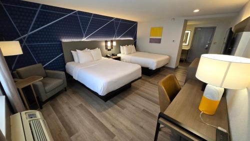 Queen Suite with Two Queen Beds and Sofa - Non Smoking del hotel Comfort Inn Glenmont - Albany South. Foto 4