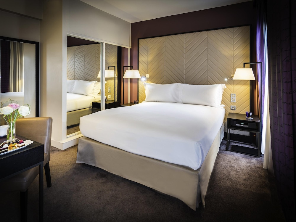 HABITACIÓN CLASSIC con una cama queen size del hotel Sofitel Strasbourg Grande Ile