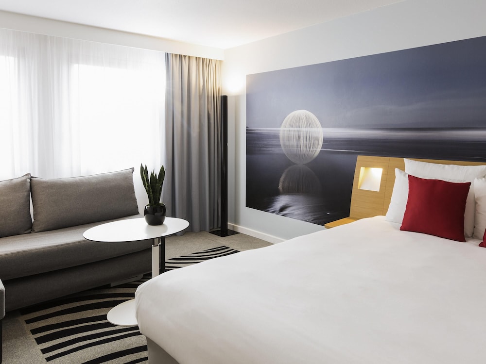Habitación clásica, 1 cama doble con sofá cama del hotel Novotel Strasbourg Centre Halles. Foto 1