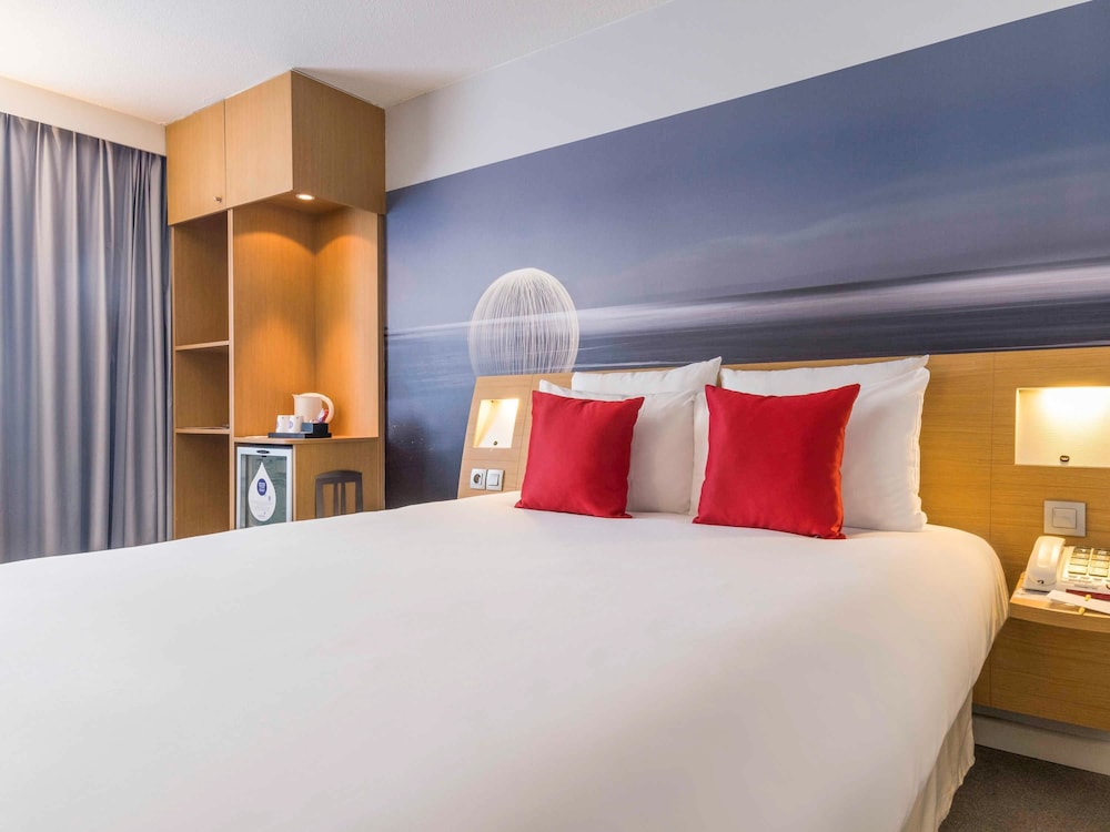 Habitación superior, 1 cama doble del hotel Novotel Strasbourg Centre Halles. Foto 1