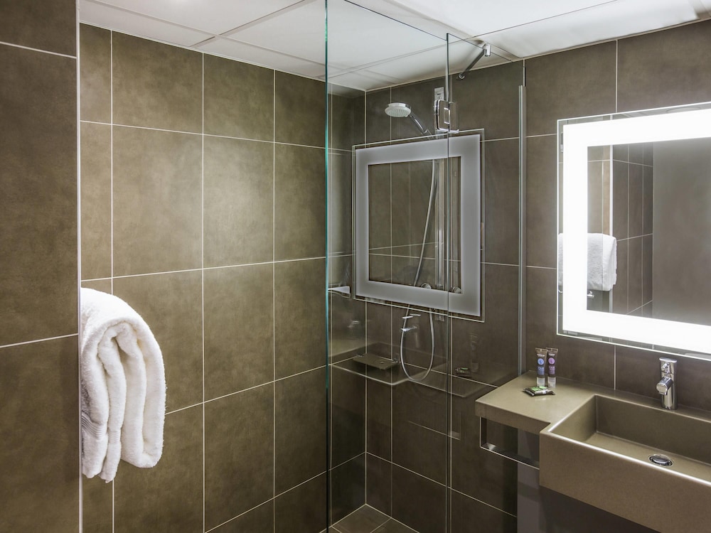 Habitación superior, 1 cama doble del hotel Novotel Strasbourg Centre Halles. Foto 3