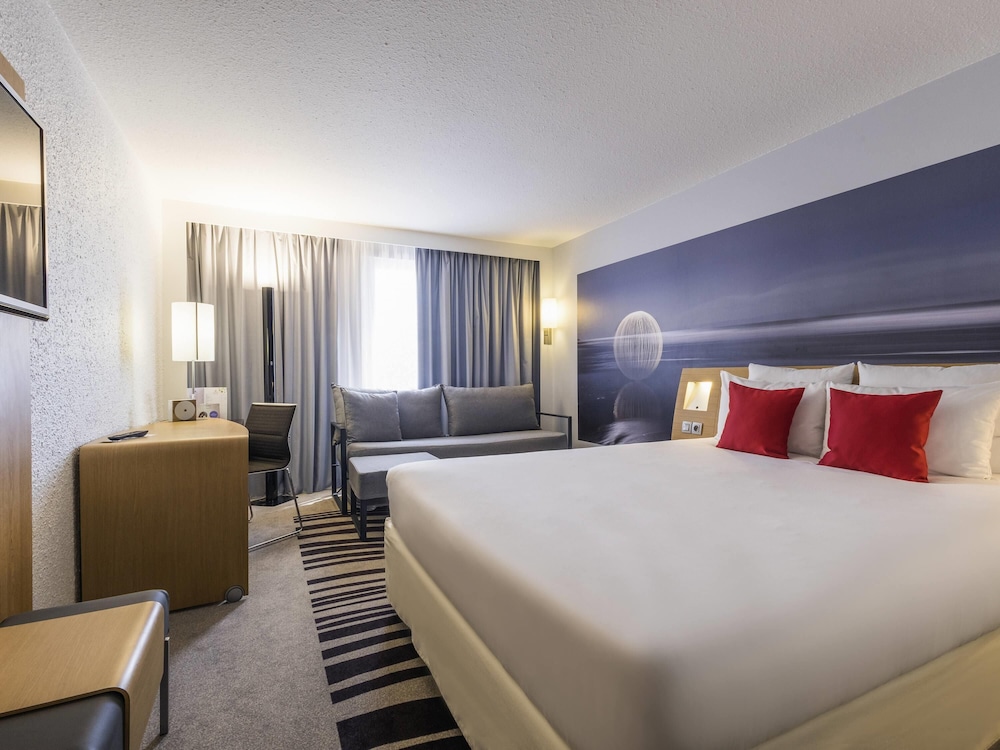 Habitación clásica, 1 cama doble con sofá cama del hotel Novotel Strasbourg Centre Halles. Foto 8