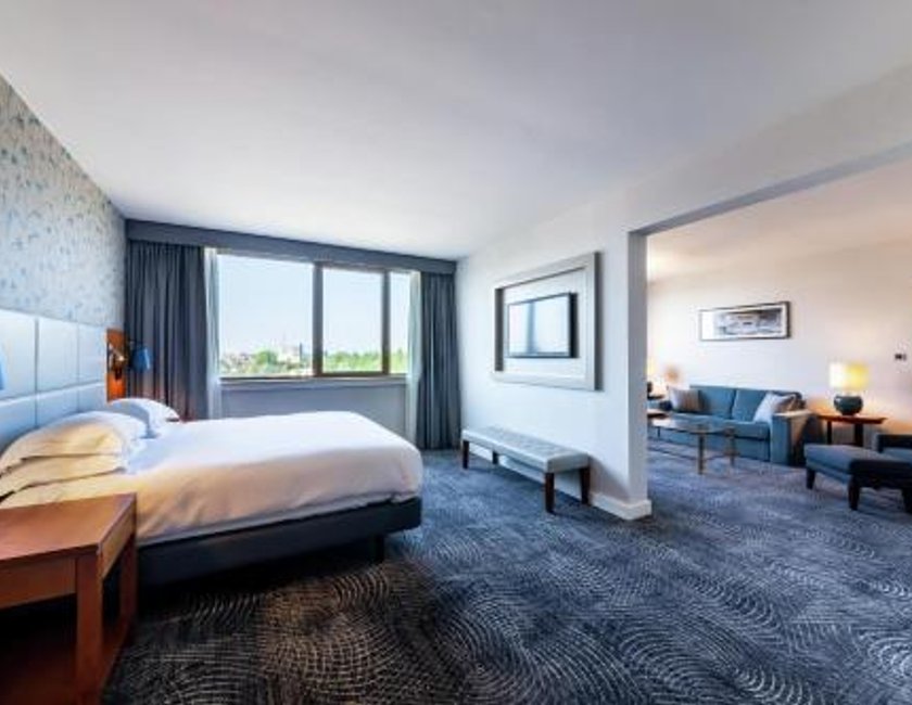 Suite Junior del hotel Hilton Strasbourg. Foto 2