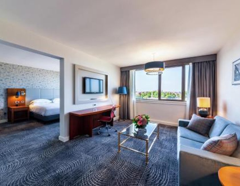 Suite Junior del hotel Hilton Strasbourg. Foto 5