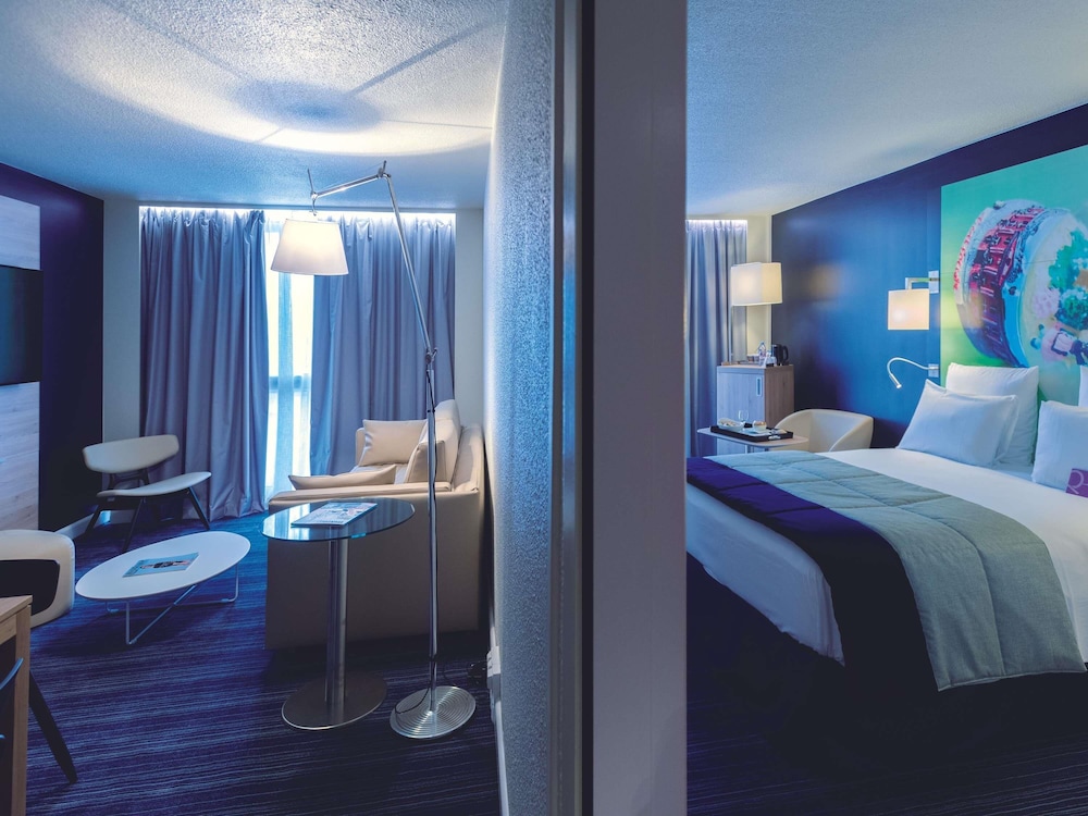 Apartamento Privilege con una cama doble y un sofá cama doble del hotel Mercure Toulouse Centre Saint-georges