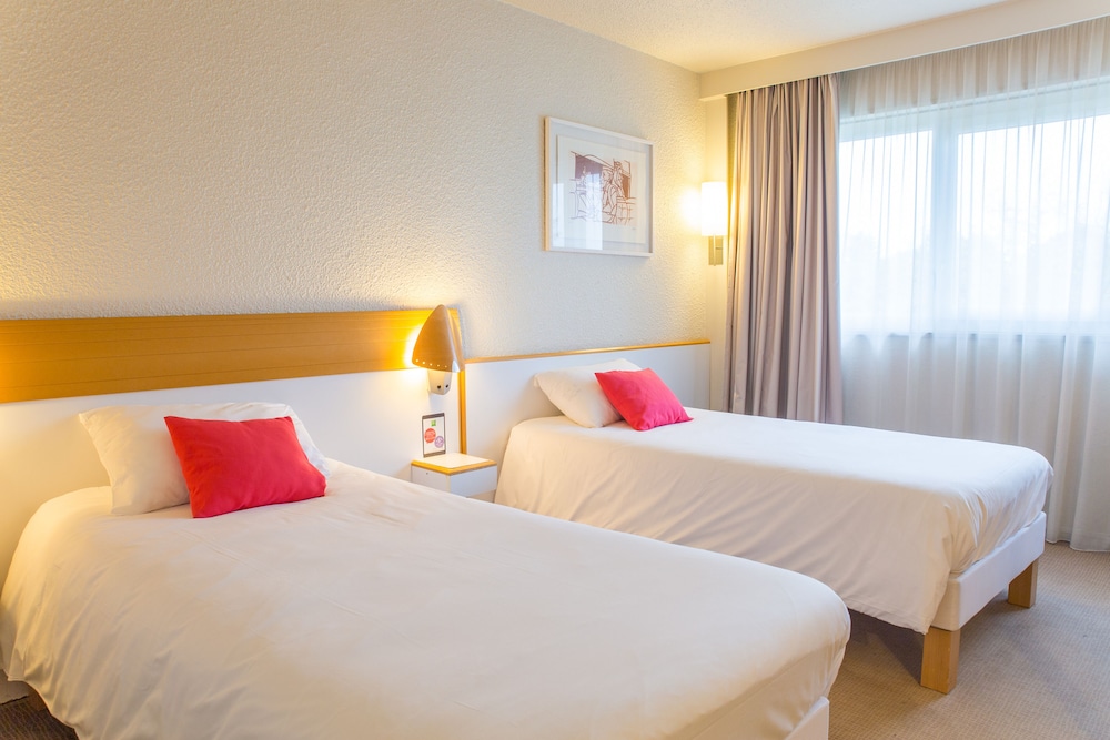 Habitación estándar con 2 camas individuales del hotel Ibis Styles Tours Sud. Foto 1