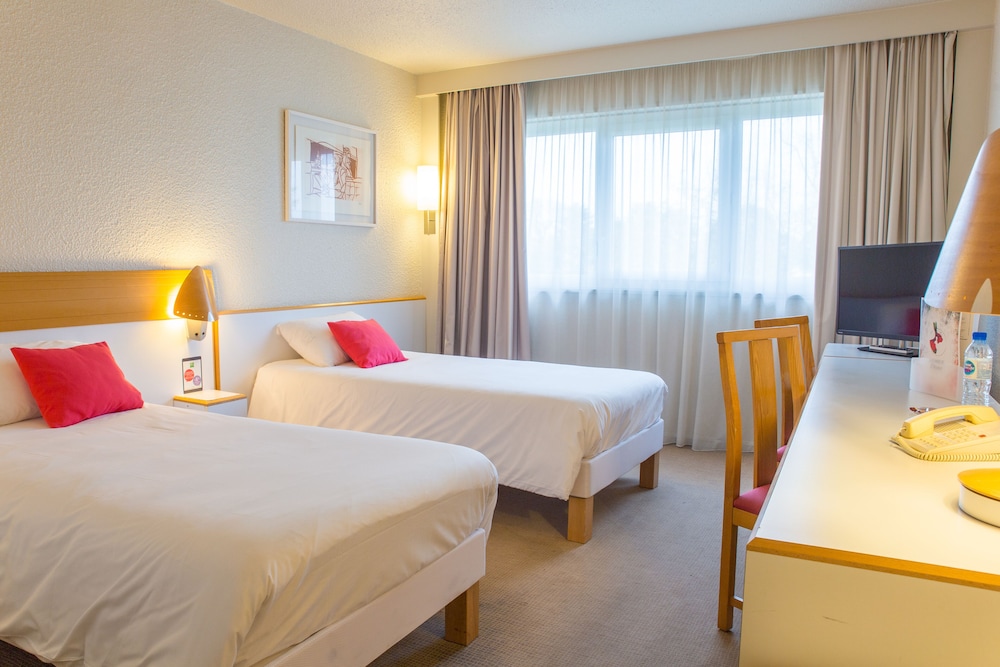 Habitación estándar con 2 camas individuales del hotel Ibis Styles Tours Sud. Foto 2