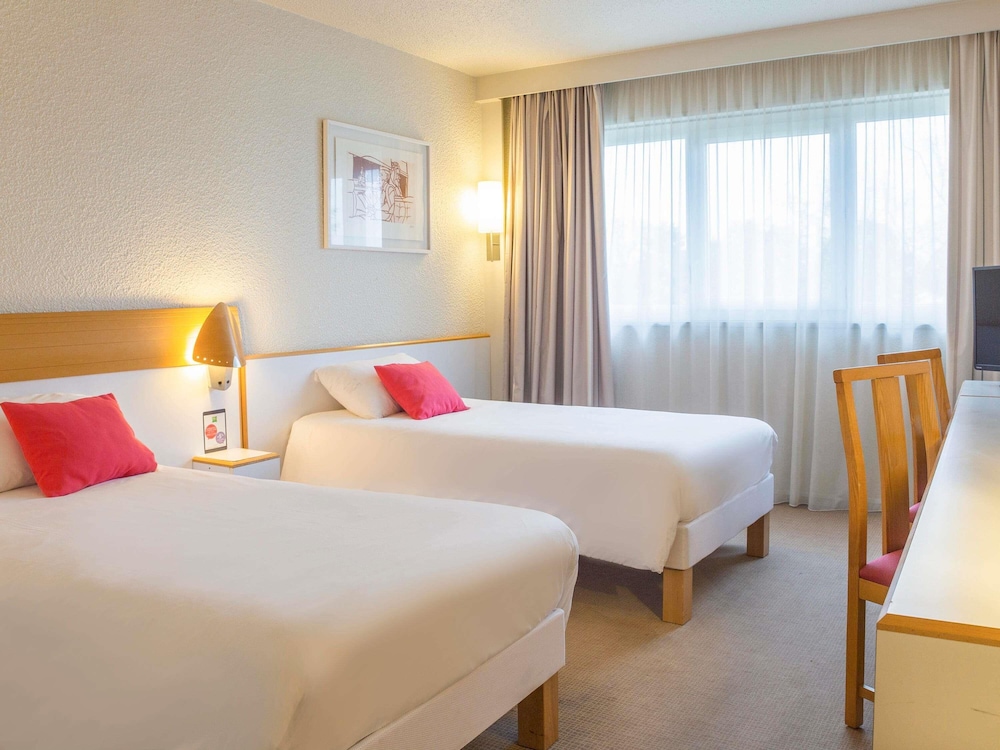 Habitación estándar con 2 camas individuales del hotel Ibis Styles Tours Sud. Foto 8