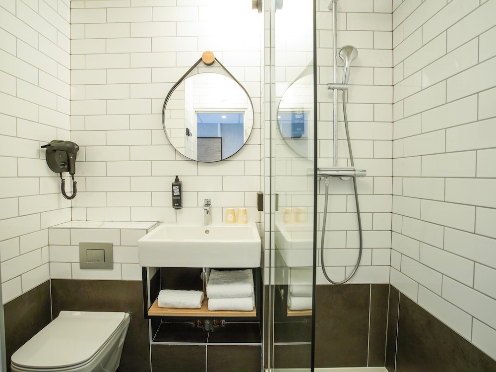 Habitación estándar con 2 camas individuales del hotel Ibis Tours Centre Giraudeau. Foto 1
