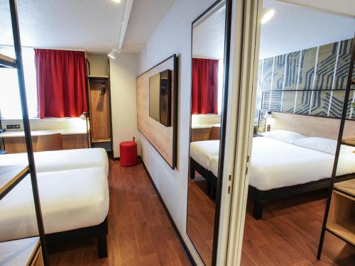 Suite Familiar Estándar con 2 habitaciones comunicadas del hotel Ibis Tours Centre Giraudeau. Foto 3