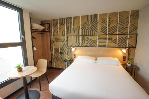 Suite Familiar Estándar con 2 habitaciones comunicadas del hotel Ibis Tours Centre Giraudeau. Foto 6