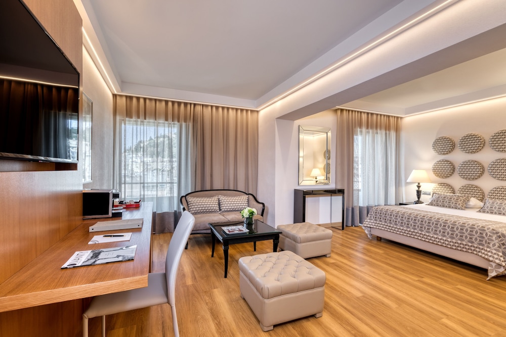 Suite Ejecutiva del hotel Divani Palace Acropolis. Foto 2