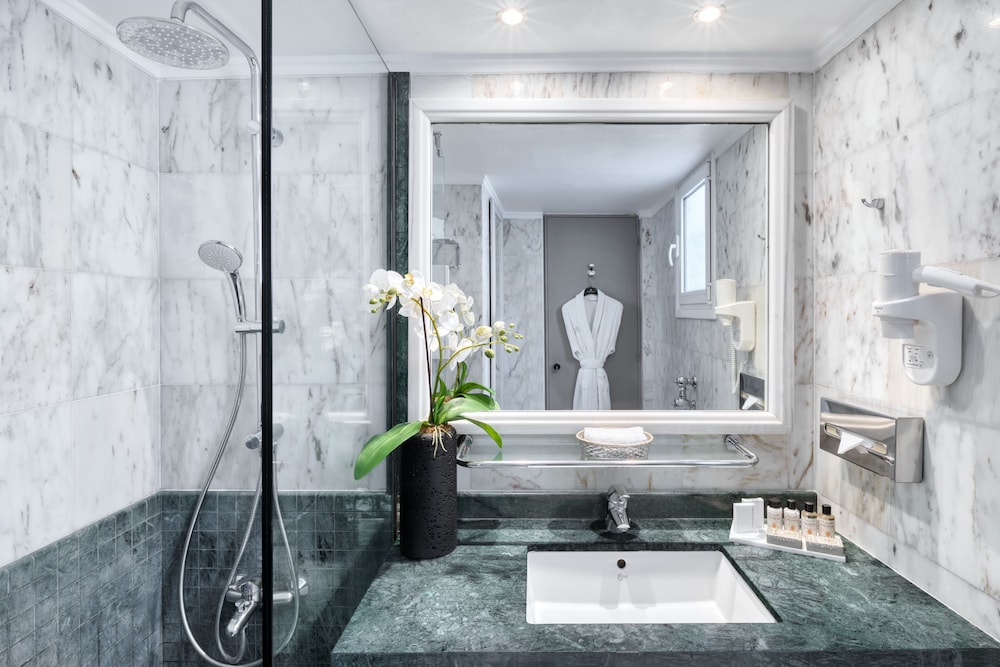 Suite Familiar del hotel Divani Palace Acropolis. Foto 5
