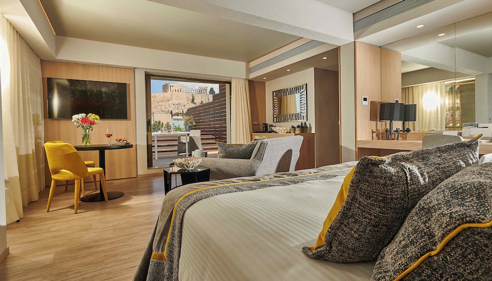 Suite, terraza (Acropolis) del hotel Divani Palace Acropolis. Foto 5