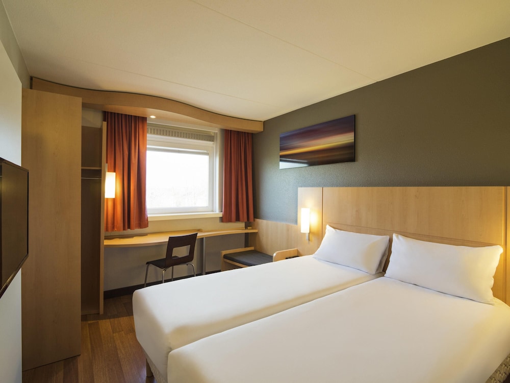 Habitación con 2 camas individuales, 2 camas individuales del hotel Ibis Utrecht. Foto 1
