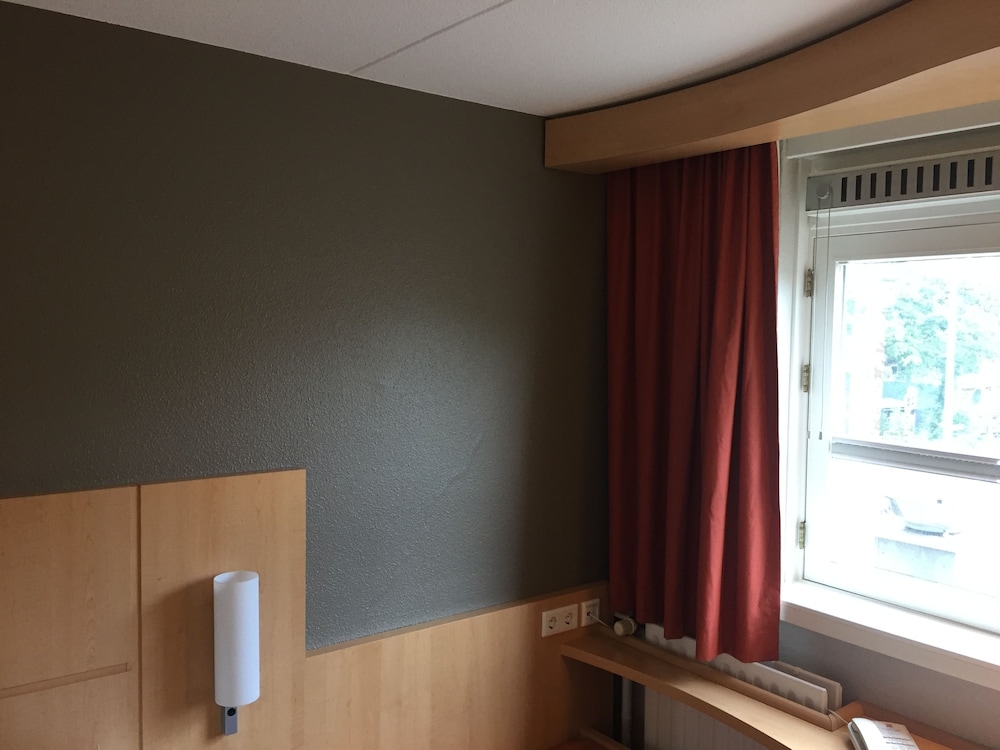Habitación con 2 camas individuales, 2 camas individuales del hotel Ibis Utrecht. Foto 4