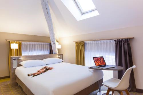 Habitación Estándar con 1 cama doble del hotel Ibis Styles Chaumont Centre Gare. Foto 8