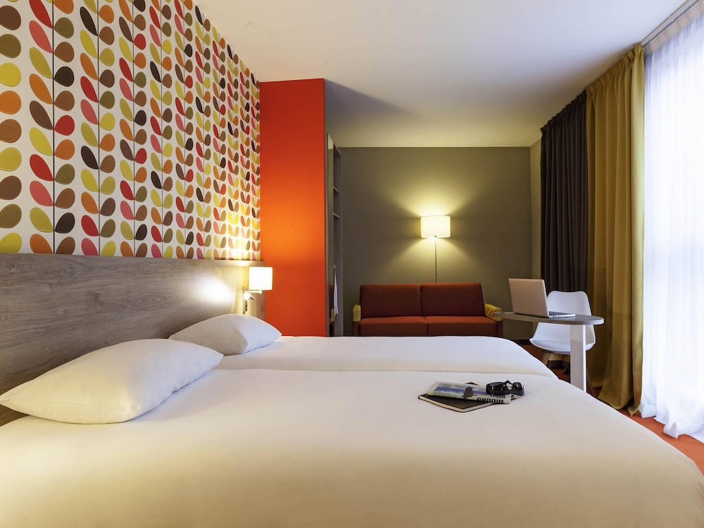 Habitación estándar con dos camas individuales del hotel Ibis Styles Chaumont Centre Gare. Foto 5