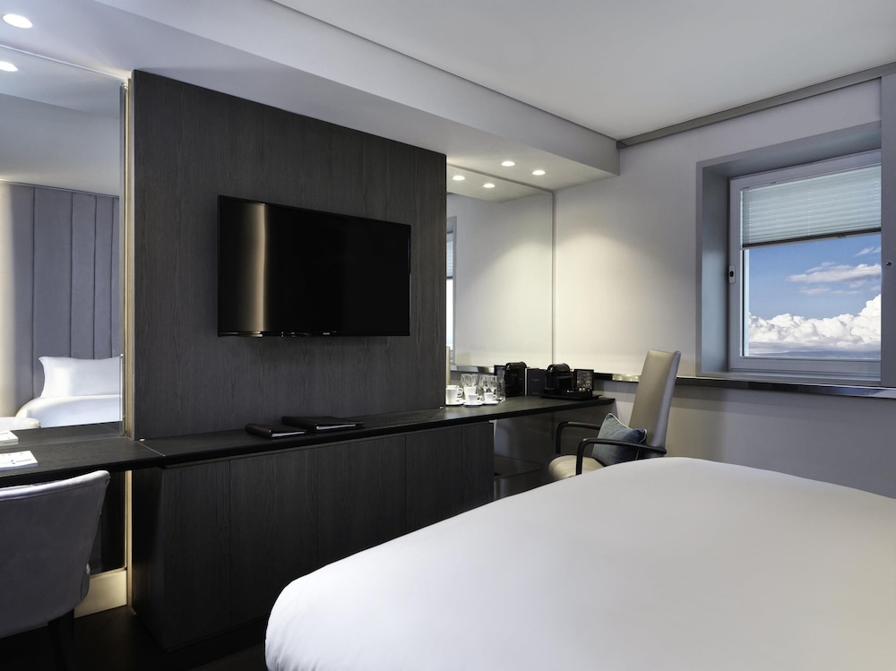 Habitación de lujo, 1 cama de matrimonio (Club Lounge Access) del hotel Sofitel Athens Airport