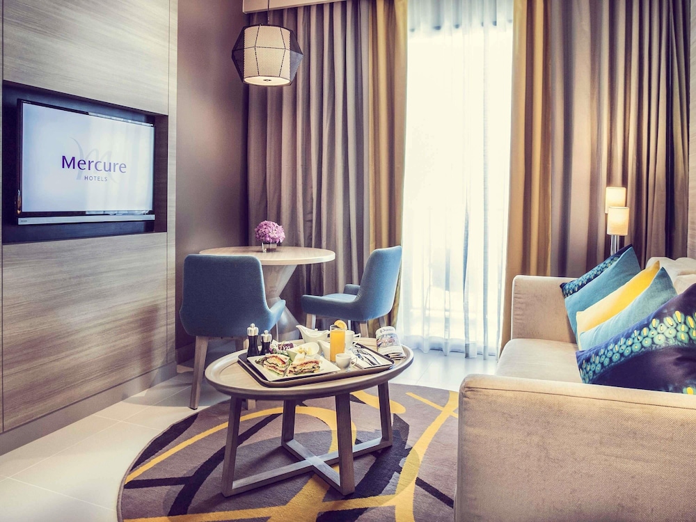 Ocean View Suite del hotel Mercure Pattaya Ocean Resort. Foto 4