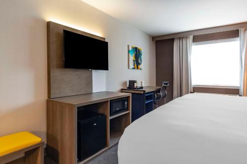 Habitación - 1 cama extragrande - No fumadores del hotel Comfort Inn and Suites East Greenbush - Albany. Foto 1