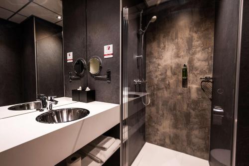 Habitación Doble - 2 camas del hotel Flonk Hotel Groningen Zuid, BW Signature Collection. Foto 1