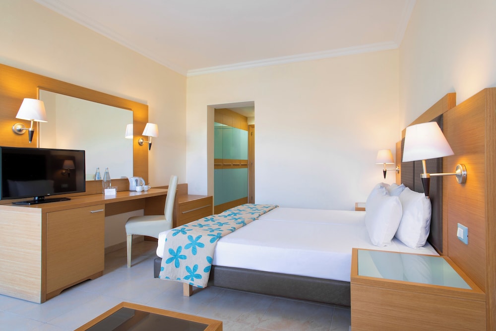 Habitación Doble Estándard con Vistas al Jardín del hotel Sol Cosmopolitan Rhodes - All Inclusive. Foto 3